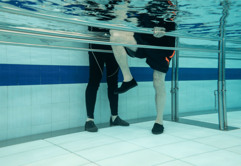 Hydrotherapy legs pool
